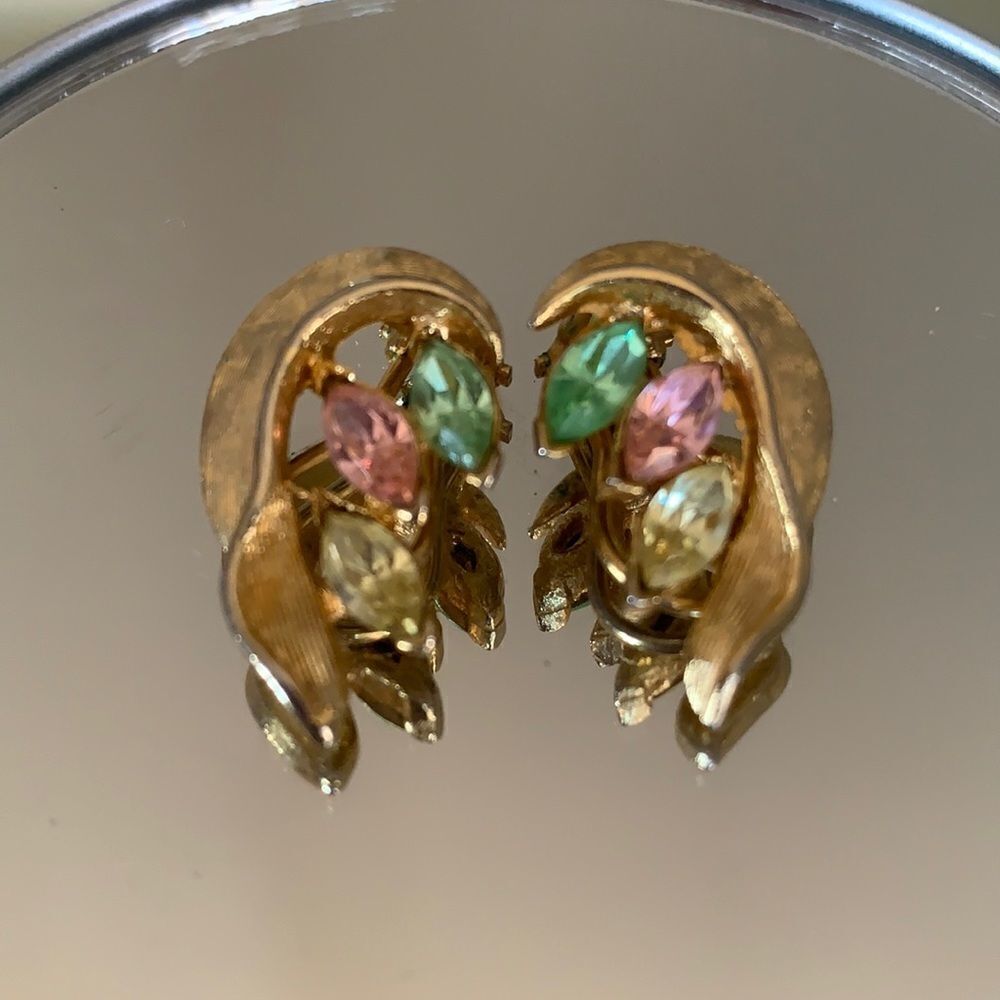 Vtg 60s‎ multi colored rhinestone gold clip earrings
